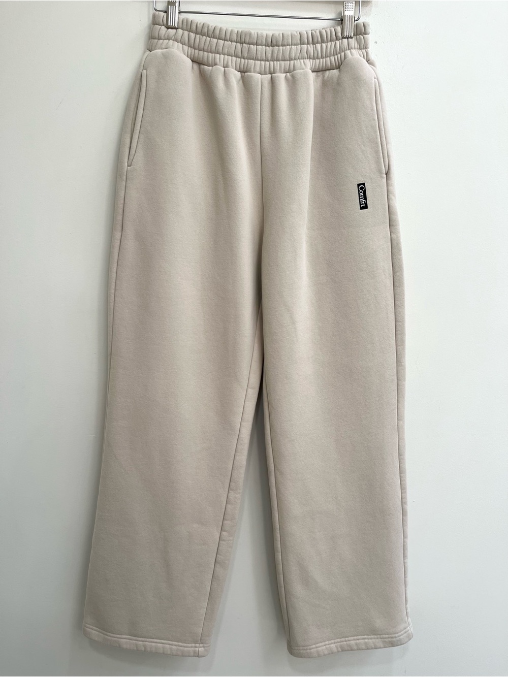Comfrt Love Straight Leg Sweatpants Cream Embroidered Heart Size Small Unisex